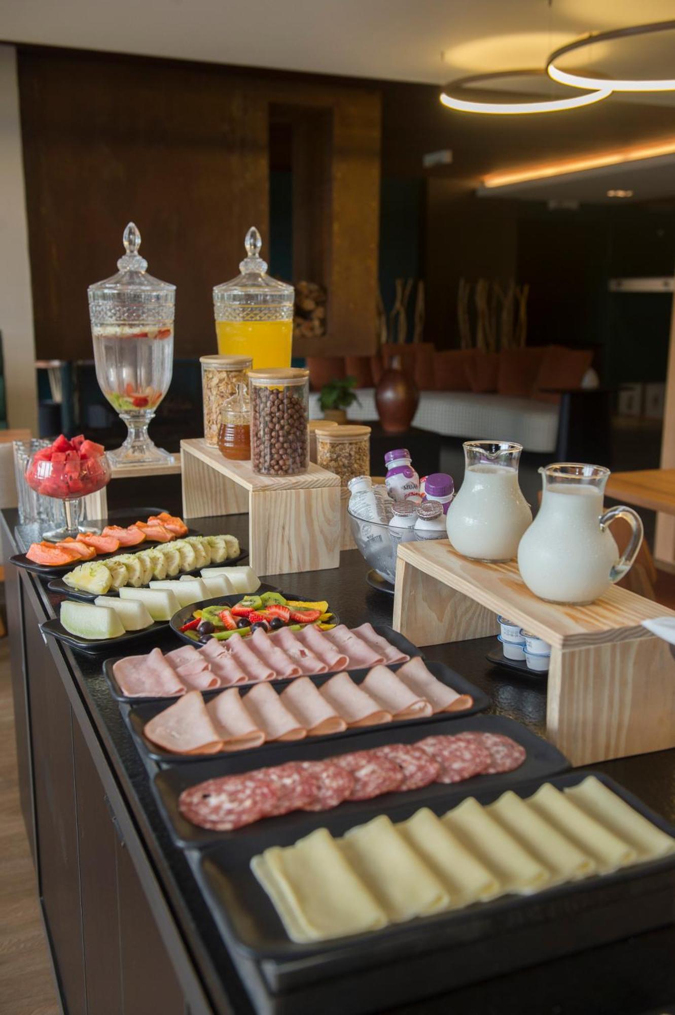 Pinot Hotel Campos do Jordao Luaran gambar